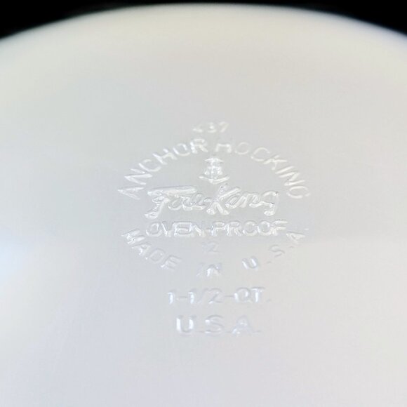 Vintage Anchor Hocking Fire King Natures Bounty Round Casserole Dish Fruit 1.5Qt - Picture 5 of 6